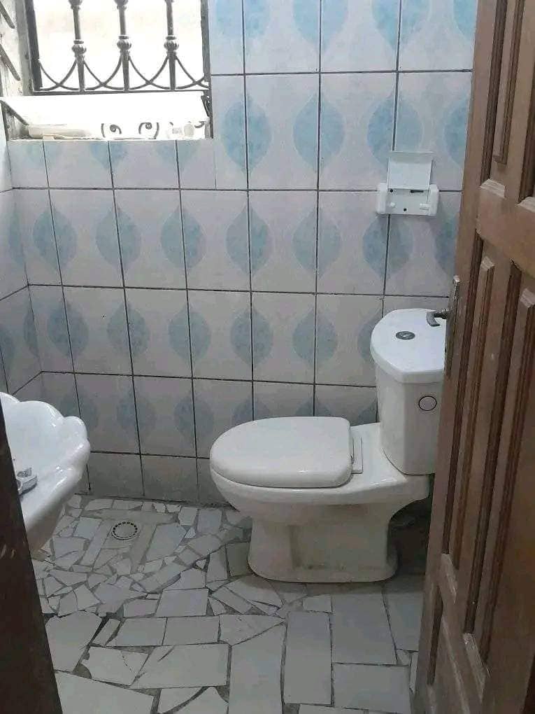 House for sale in Bonaberi Nestlè. — photo 2