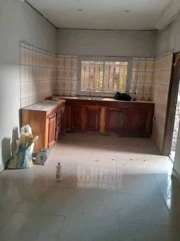 House for sale in Bonaberi Nestlè. — photo 7
