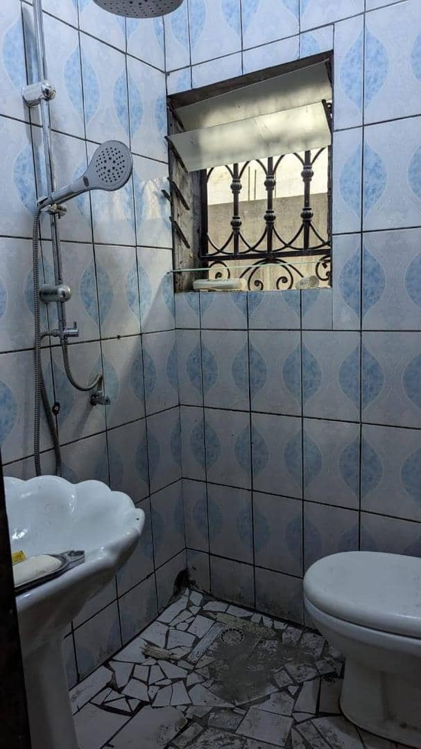 House — photo 2