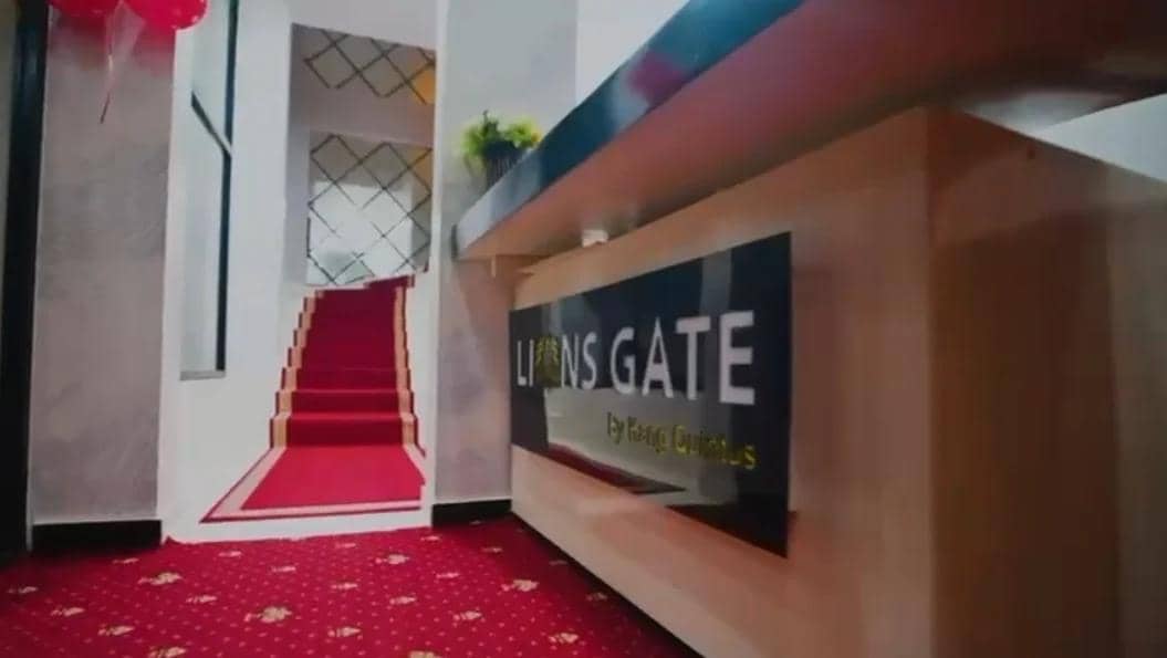 LION GATE HOTEL  — photo 3