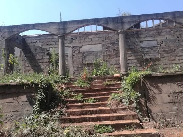 Duplex inachevé à vendre Bafoussam  — photo 5