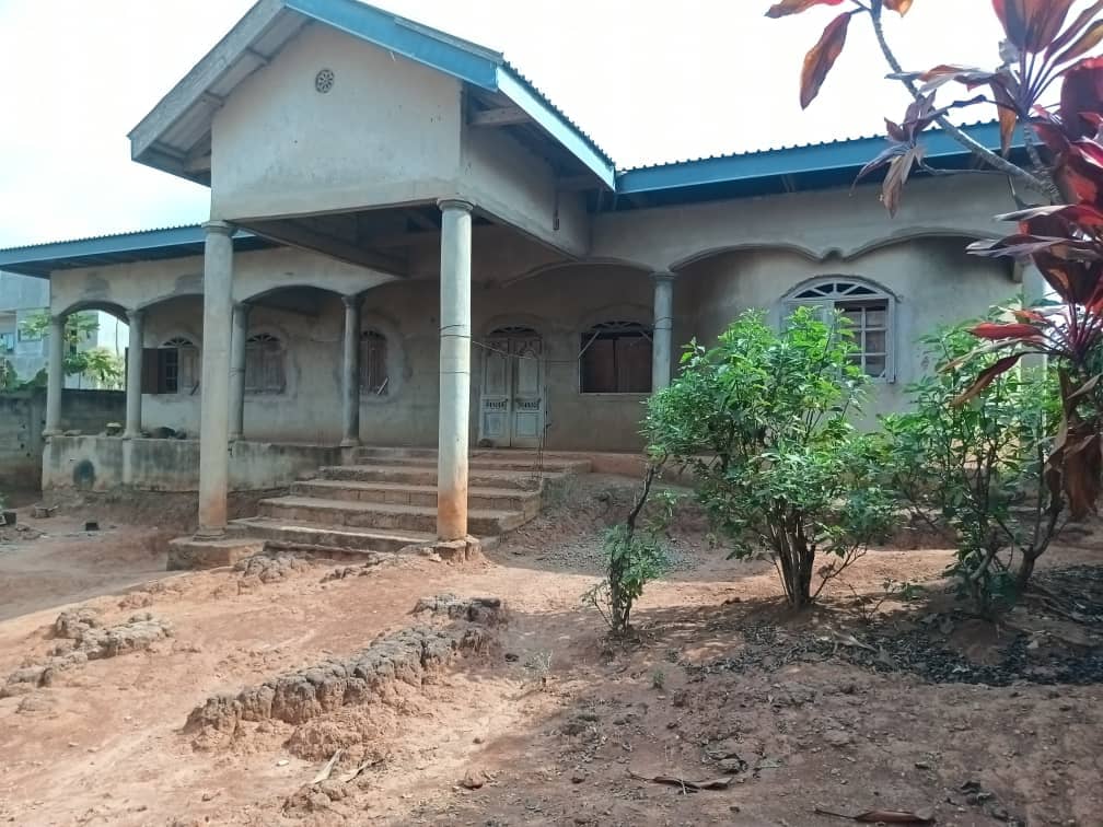 Plot and house standing.820m2 — photo 2