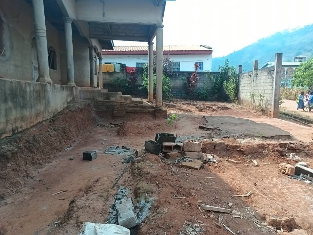 Plot and house standing.820m2 — photo 5