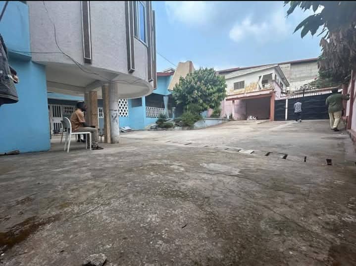 villa moderne à louer Bastos