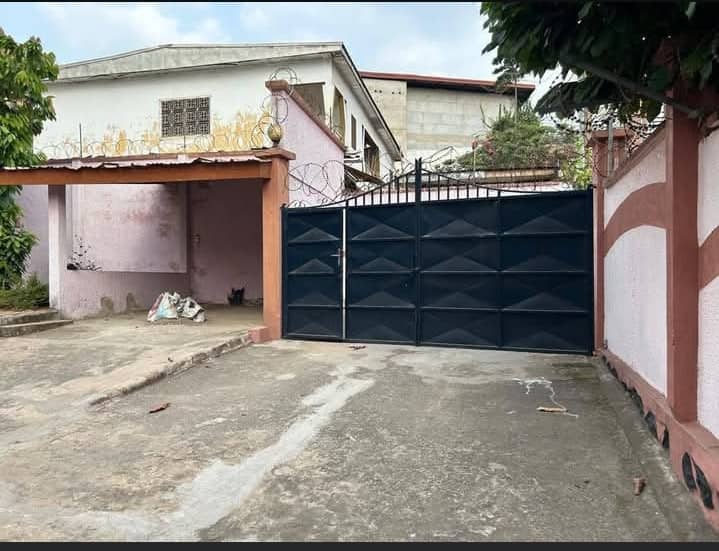 villa moderne à louer Bastos — photo 2