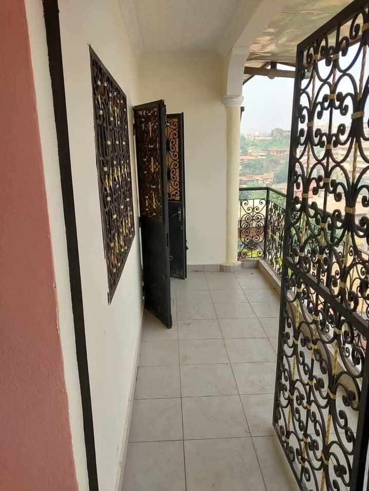 Appartement moderne à Nkolmesseng  — photo 2