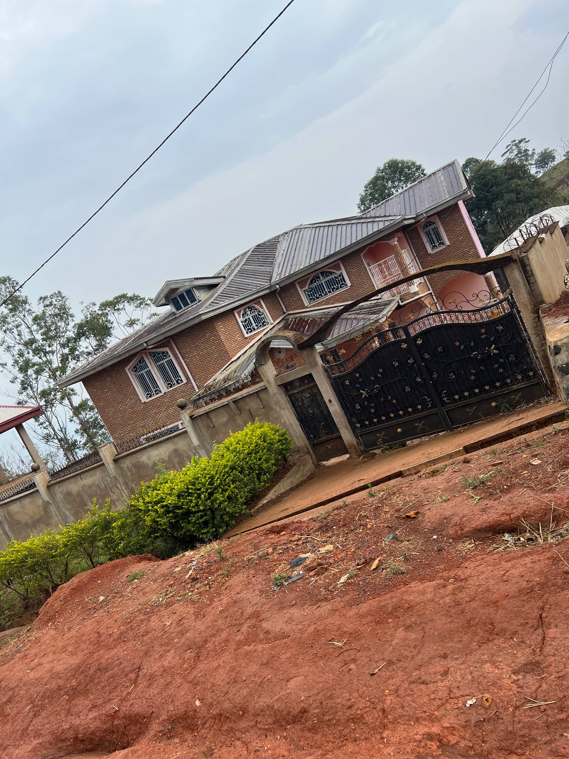 Affordable housing in Bamenda up station  — photo 3