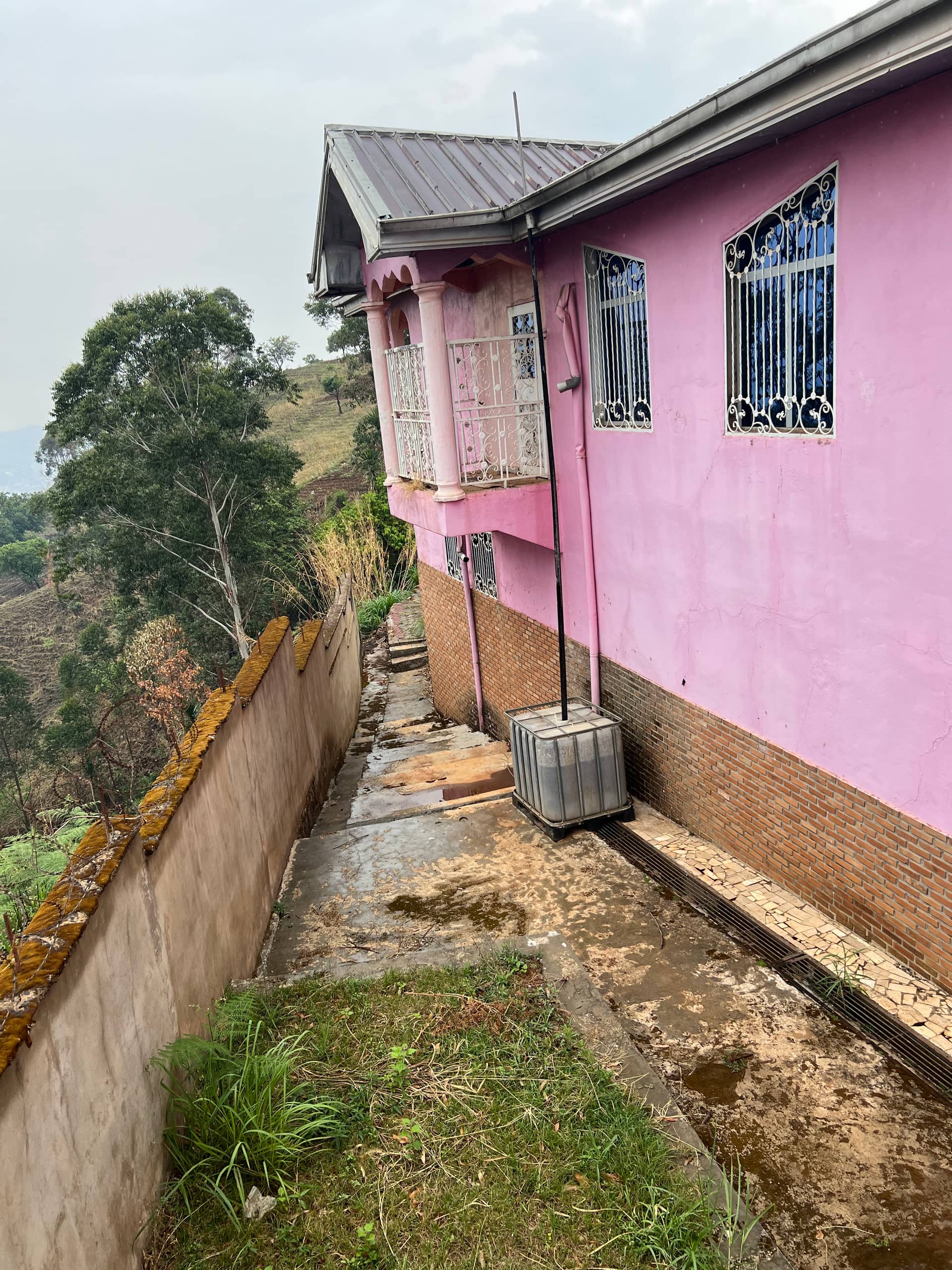 Affordable housing in Bamenda up station  — photo 4