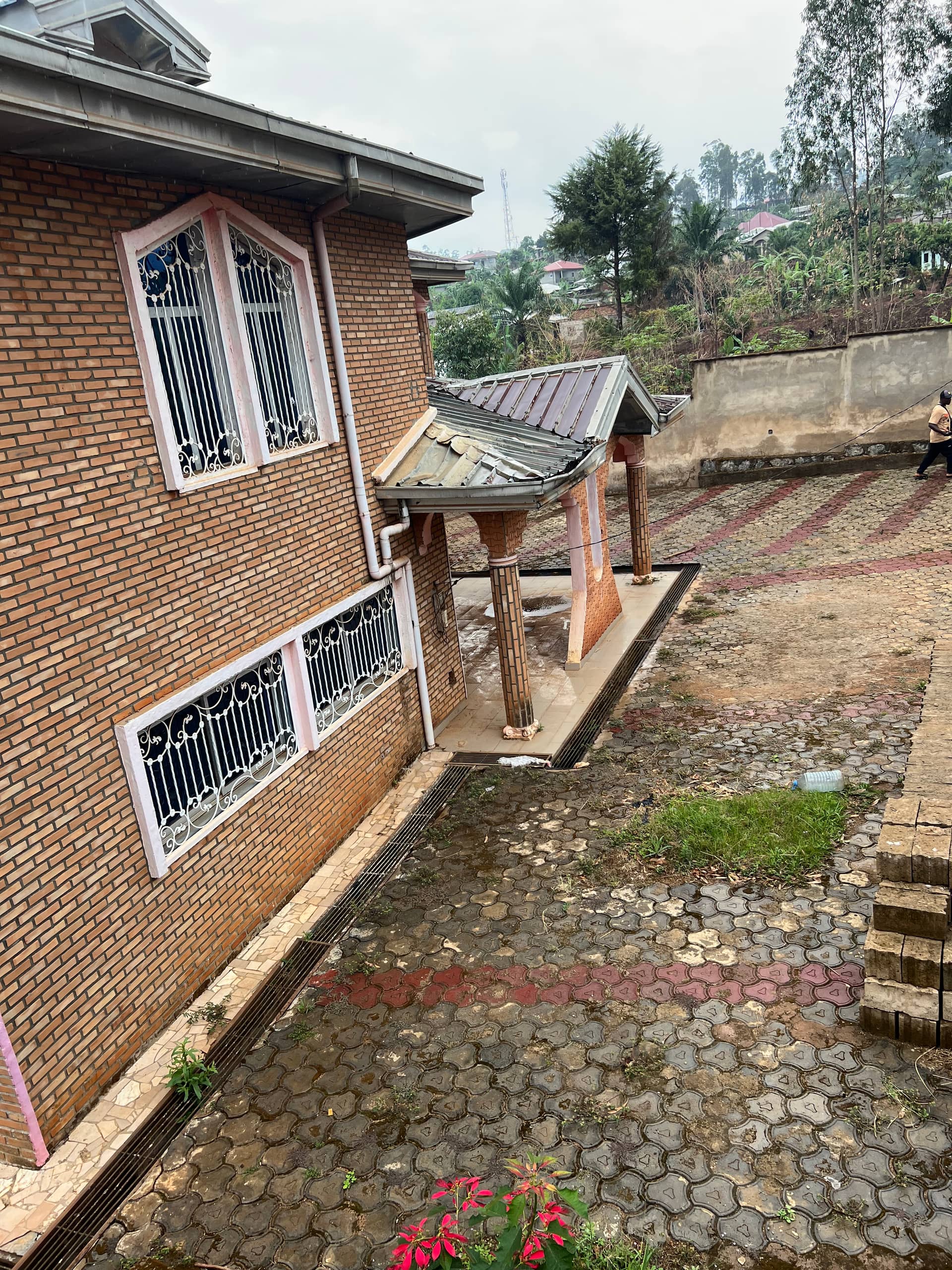 Affordable housing in Bamenda up station  — photo 7