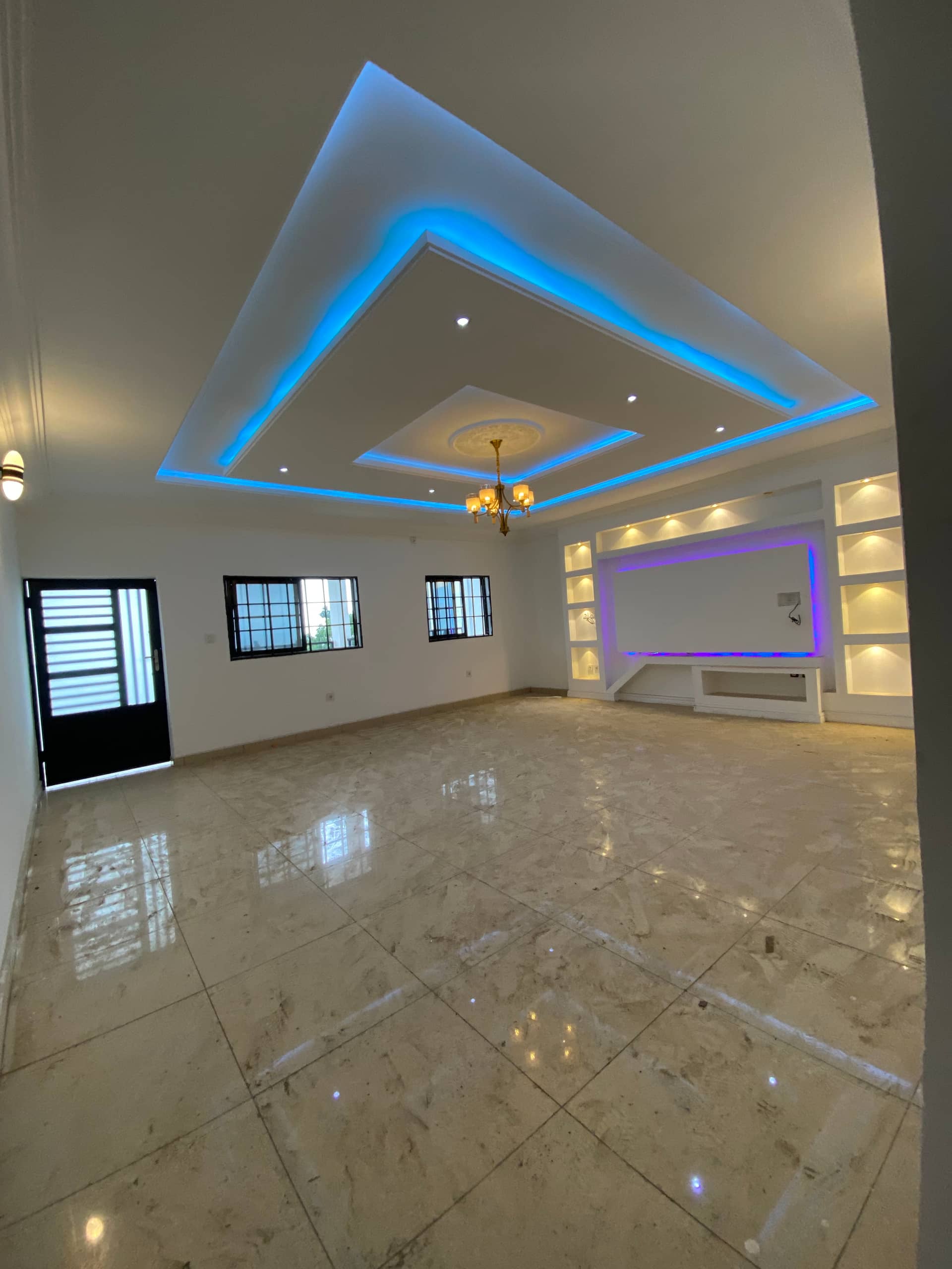 Newly constructed 3 bedrooms Apartment at Bokwai 