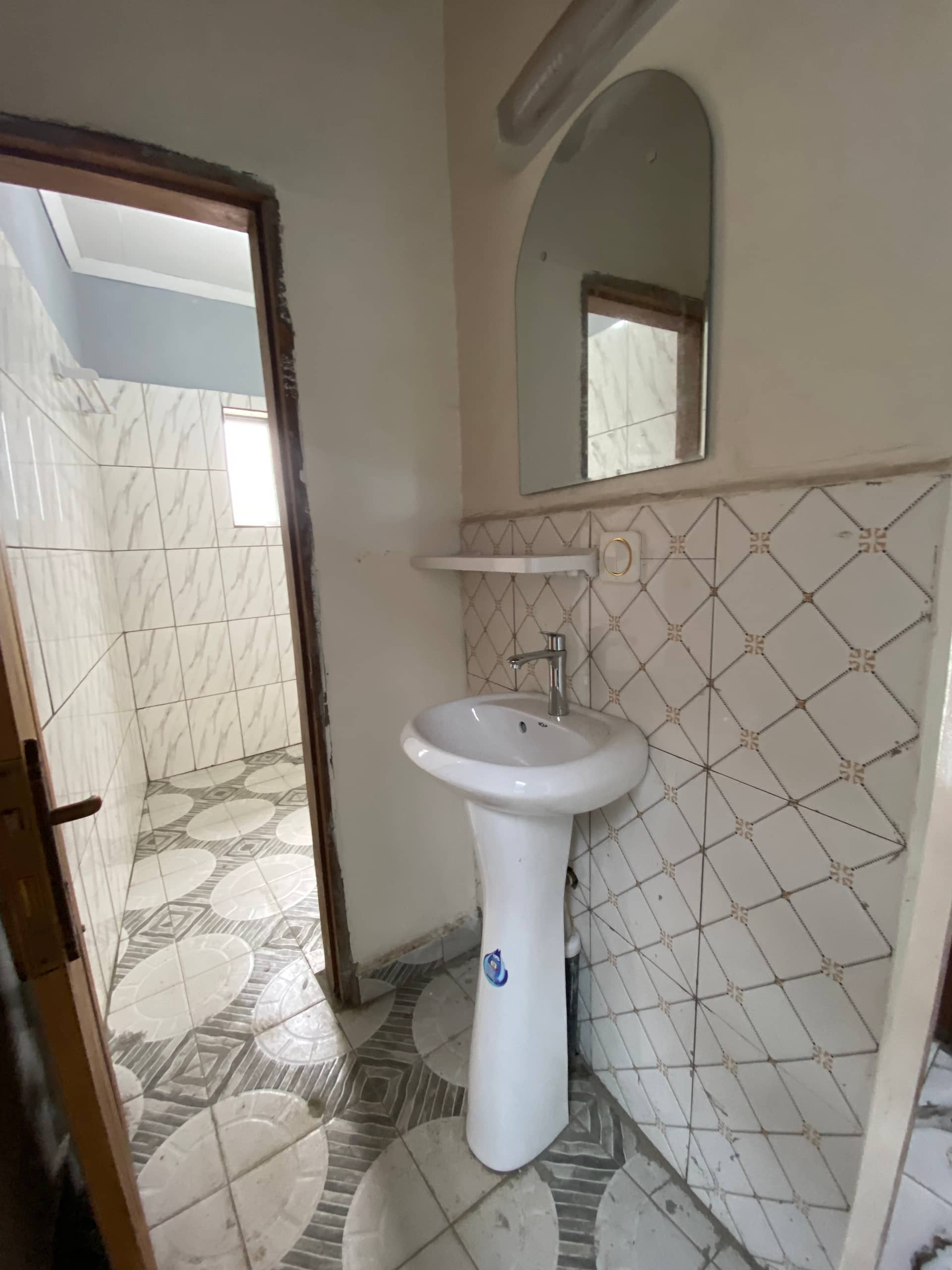 Newly constructed 2 bedrooms Apartment at Bakweri Town — photo 6