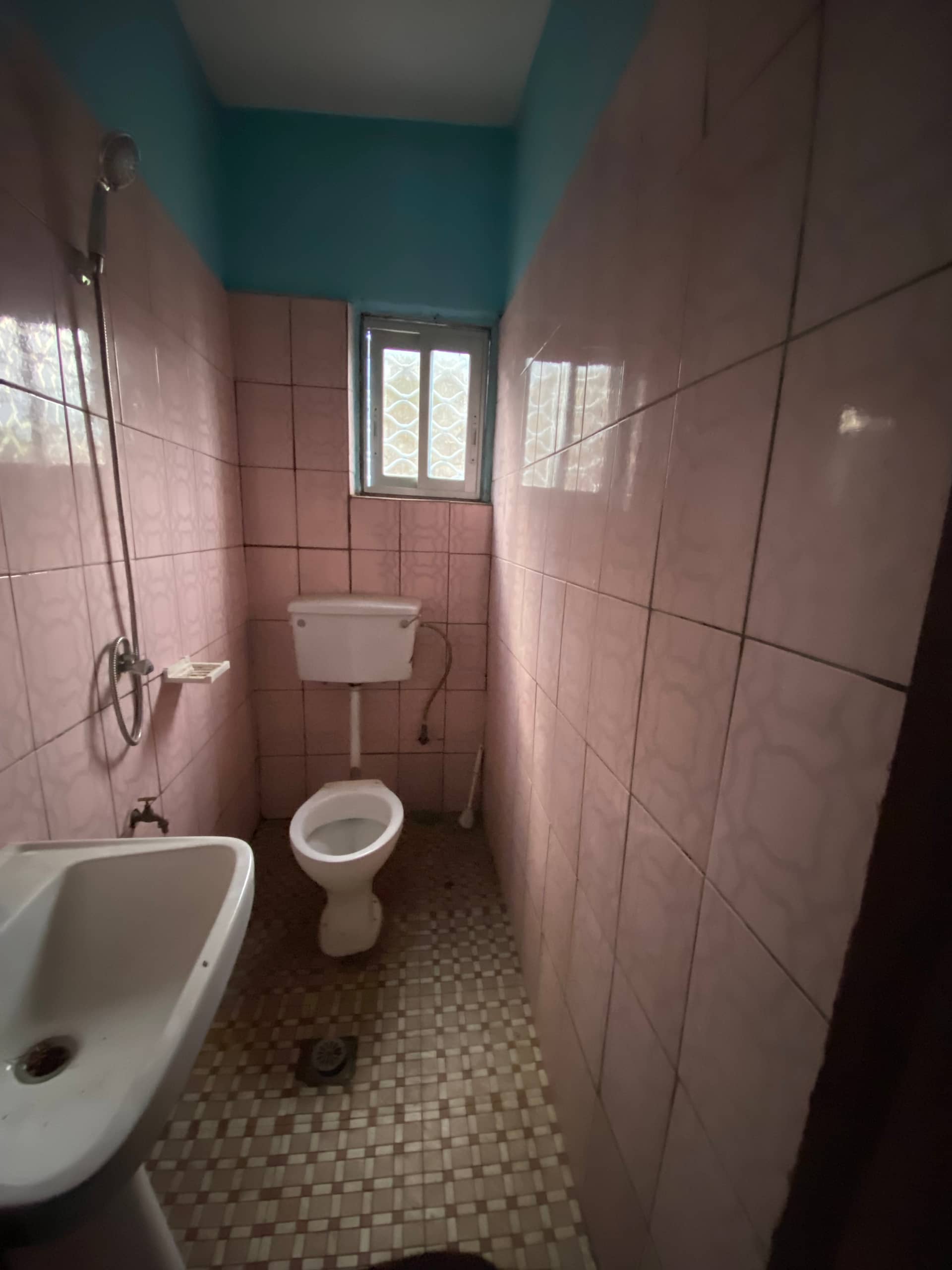 Clean 3 Bedrooms Apartment around mountain hotel buea — photo 6