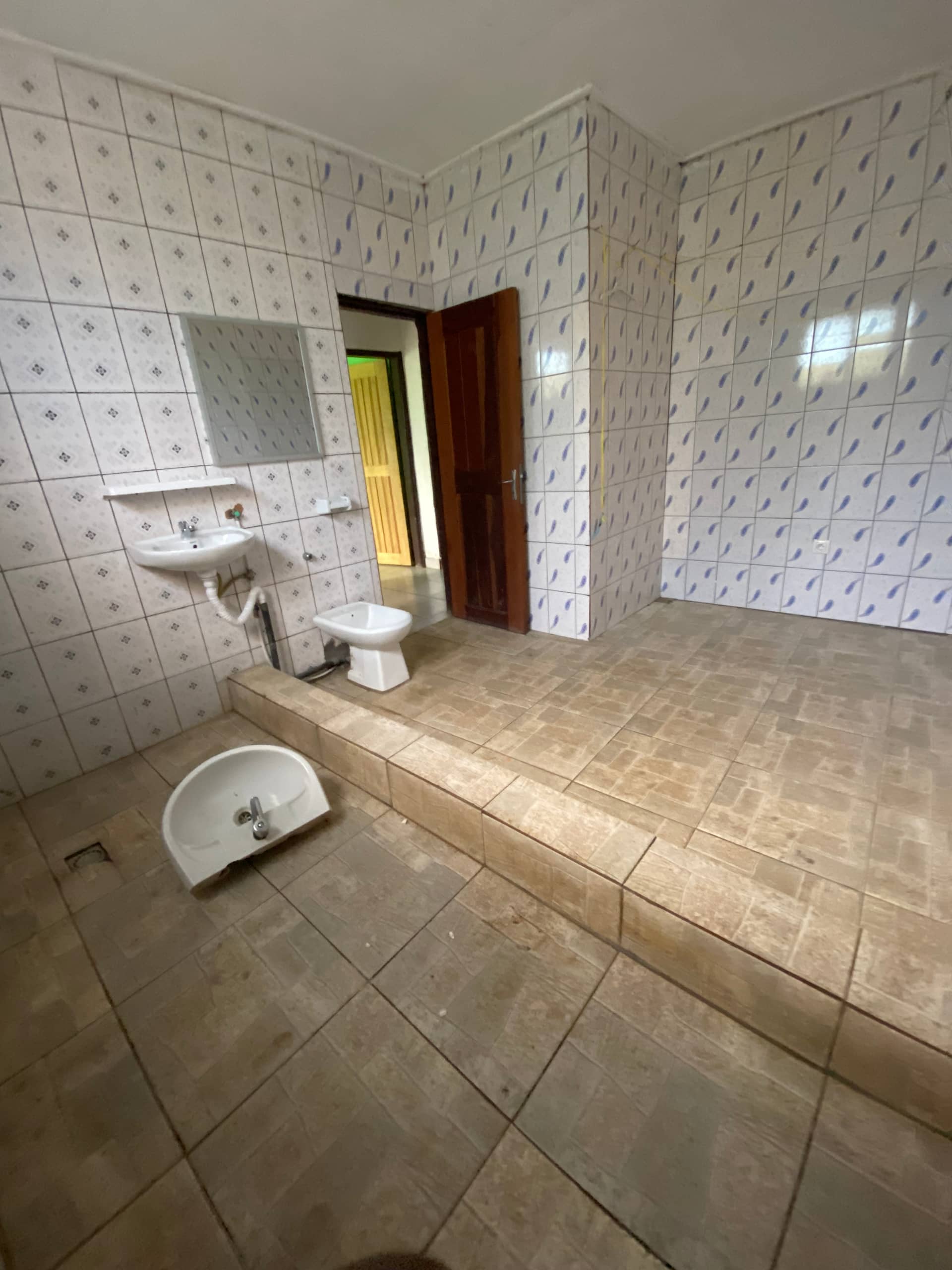 Spacious 4 Bedroom Apartment at Sandpit  — photo 4