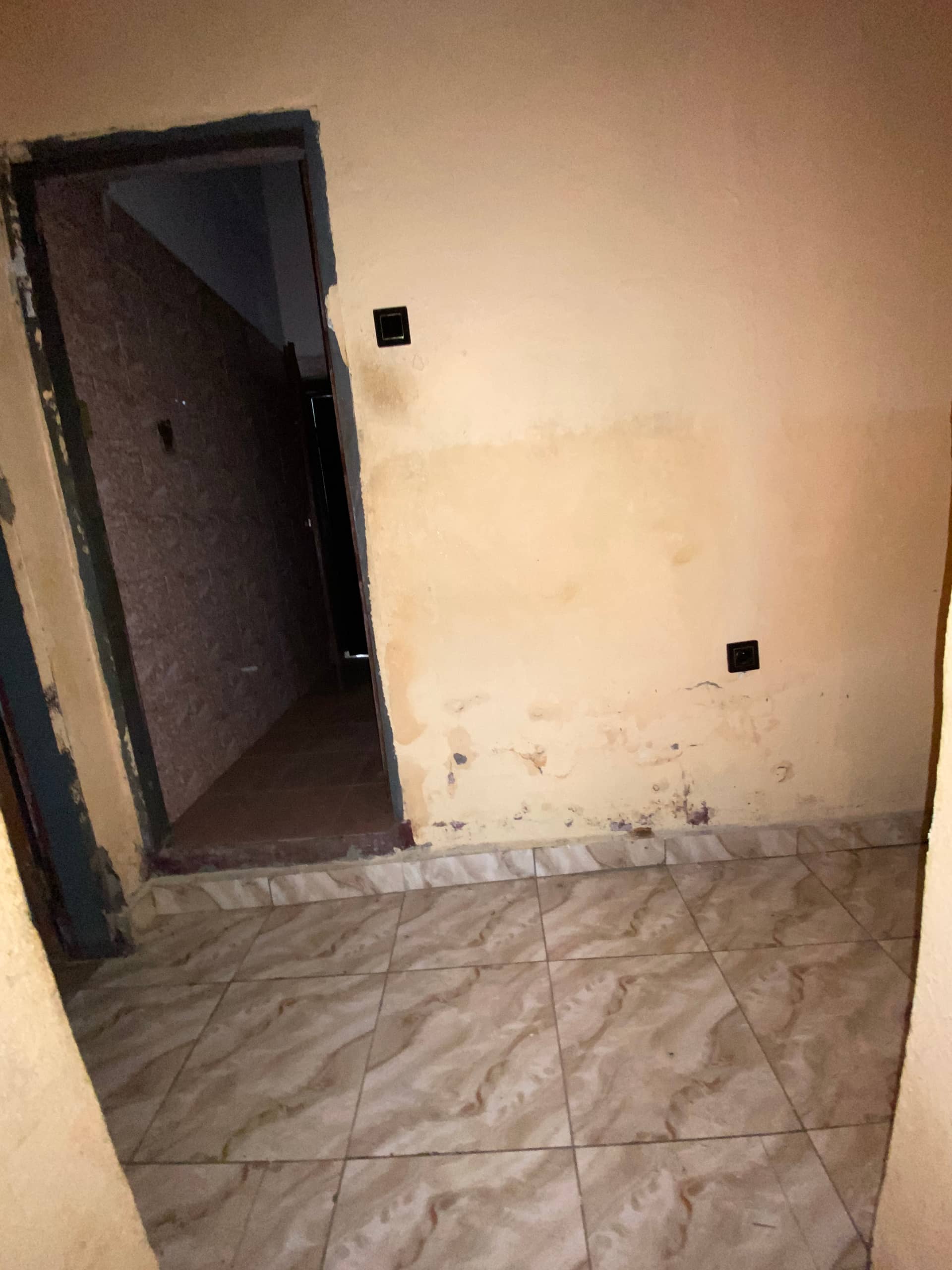Clean 3 Bedroom Apartment at sandpit  — photo 3