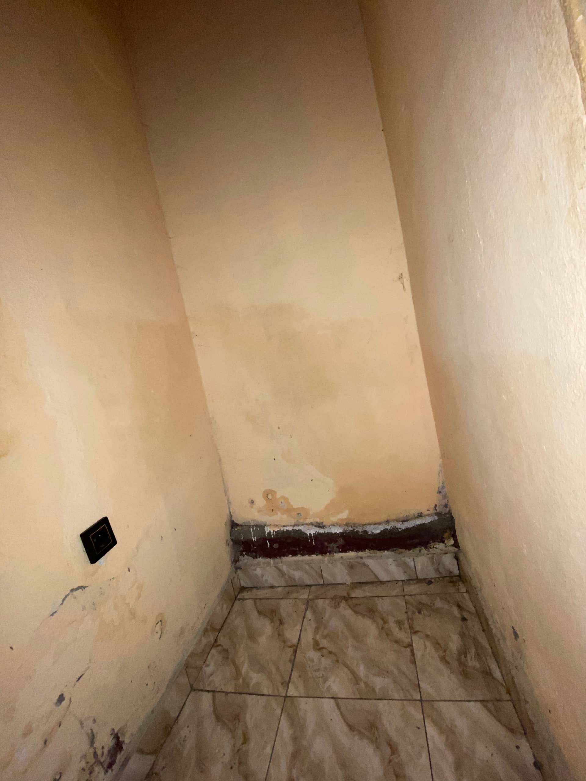 Clean 3 Bedroom Apartment at sandpit  — photo 6