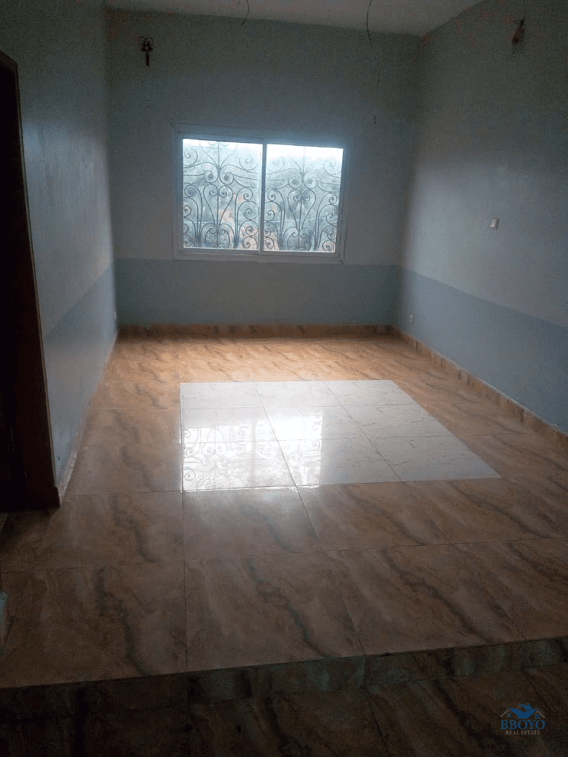 Hill top home — photo 4