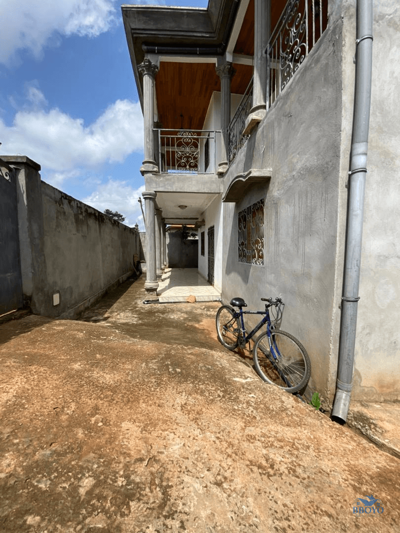 Duplex à louer nkolda