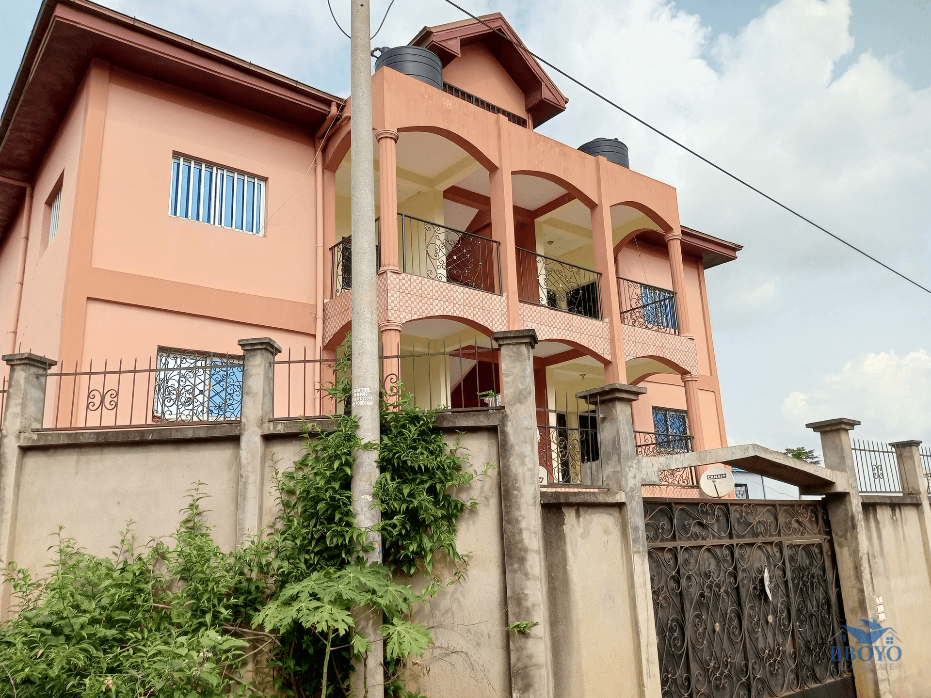 Appartement moderne à louer à Nkolmekok 