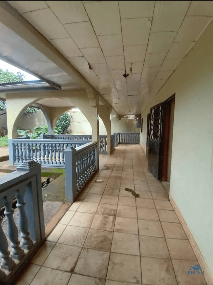 Grande Villa à Nkolmesseng  — photo 6