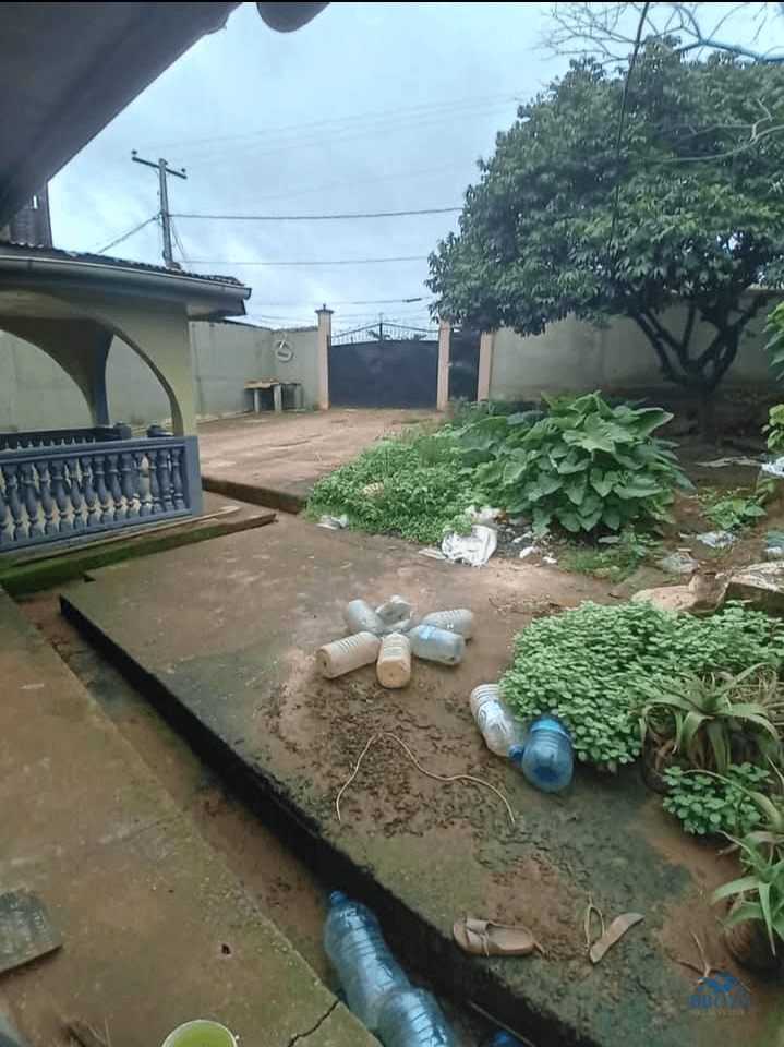Grande Villa à Nkolmesseng  — photo 4