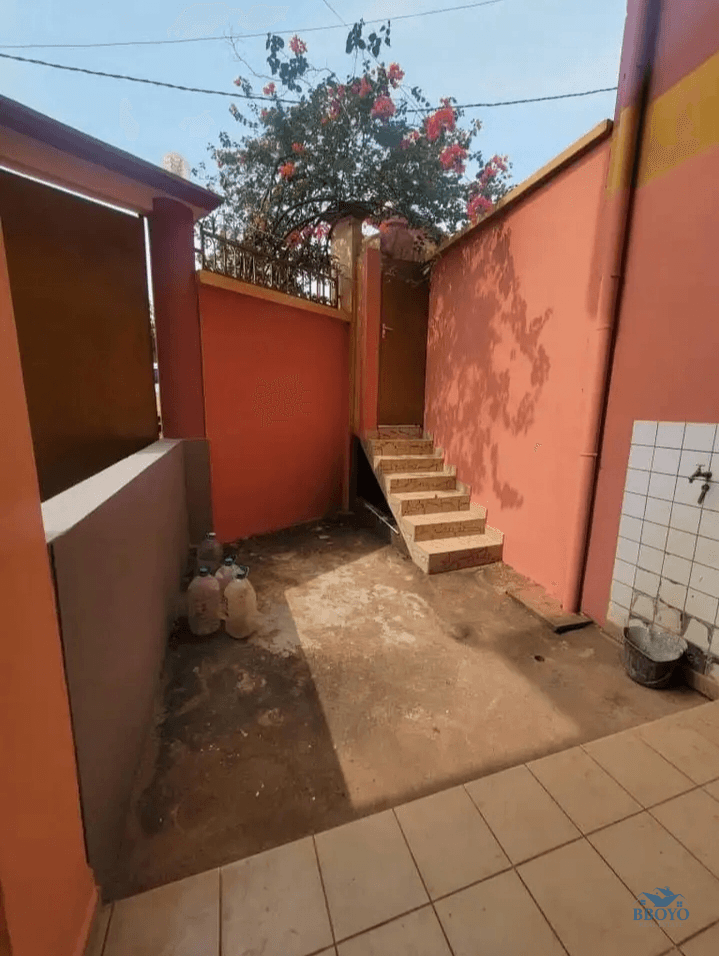 villa moderne à Biyem-Assi  — photo 2