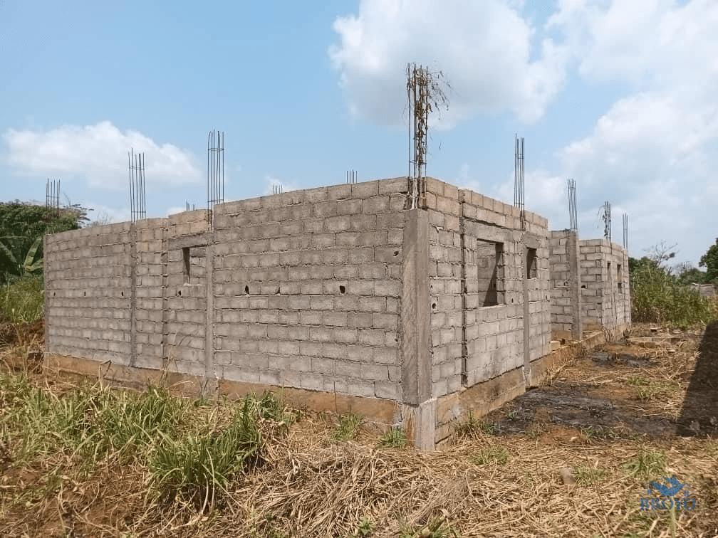 Plot and building for sale — photo 7