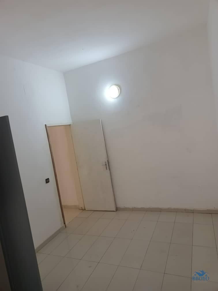 Appartement Moderne à Odza Auberge Bleue  — photo 7