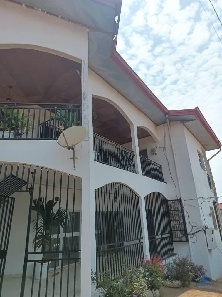 Appartement Moderne à Odza Auberge Bleue 